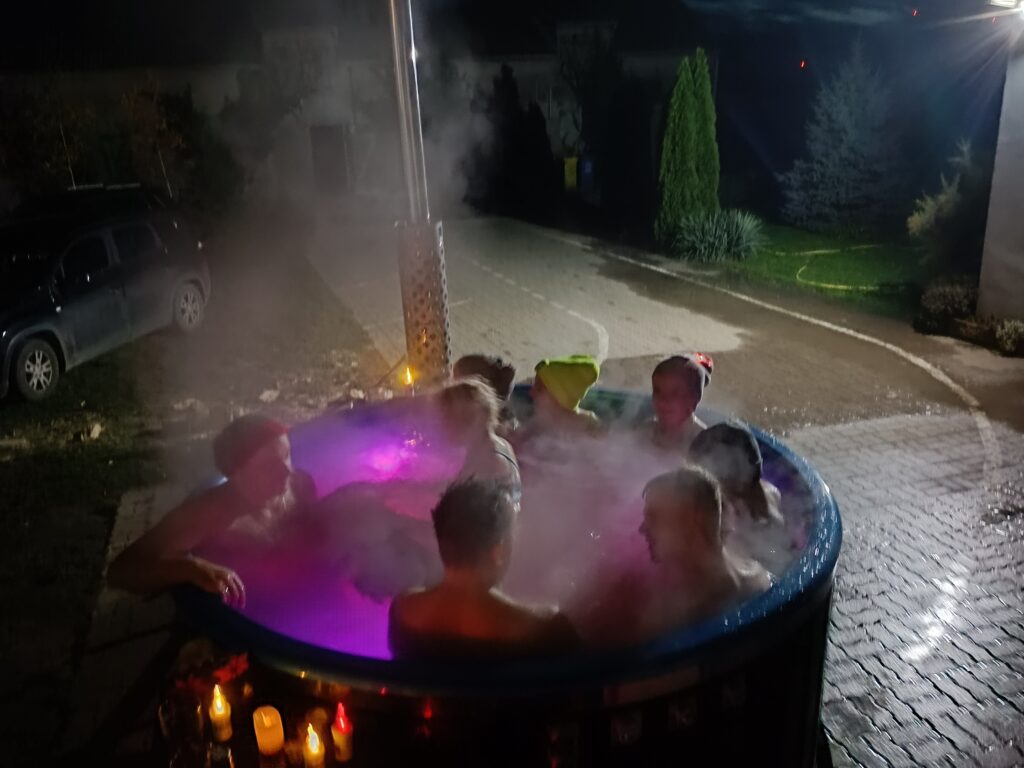 Mobilna Balia z Jacuzzi - Wynajem Jacuzzi SPA
