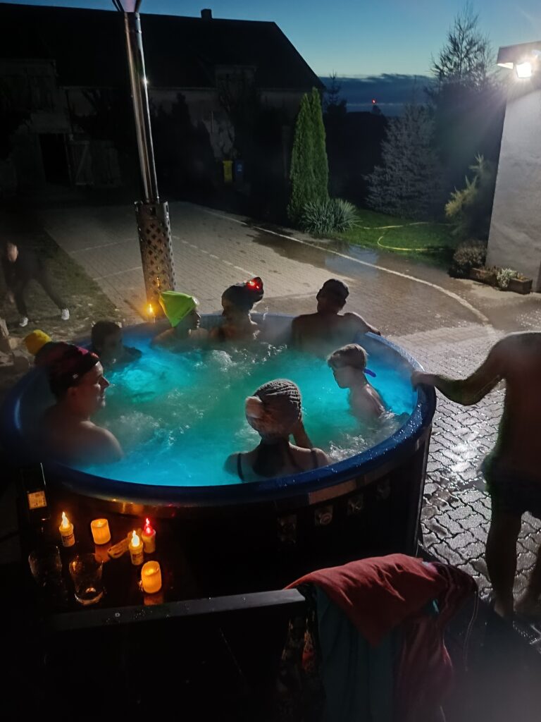 Mobilna Balia z Jacuzzi - Wynajem Jacuzzi SPA