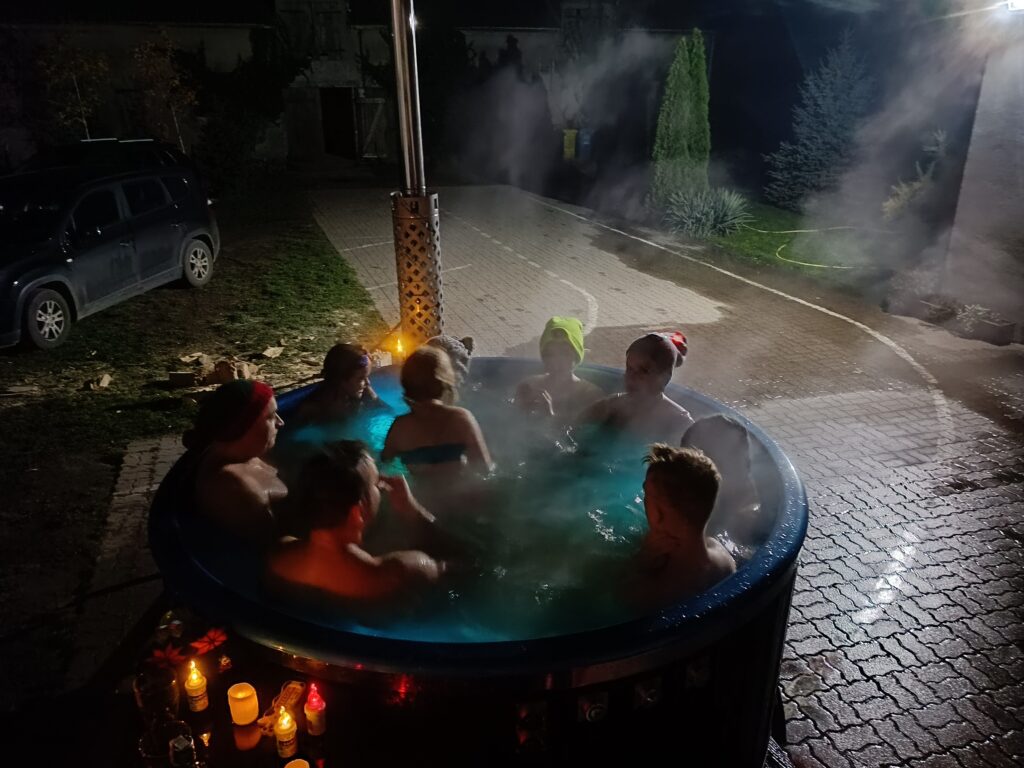 Mobilna Balia z Jacuzzi - Wynajem Jacuzzi SPA